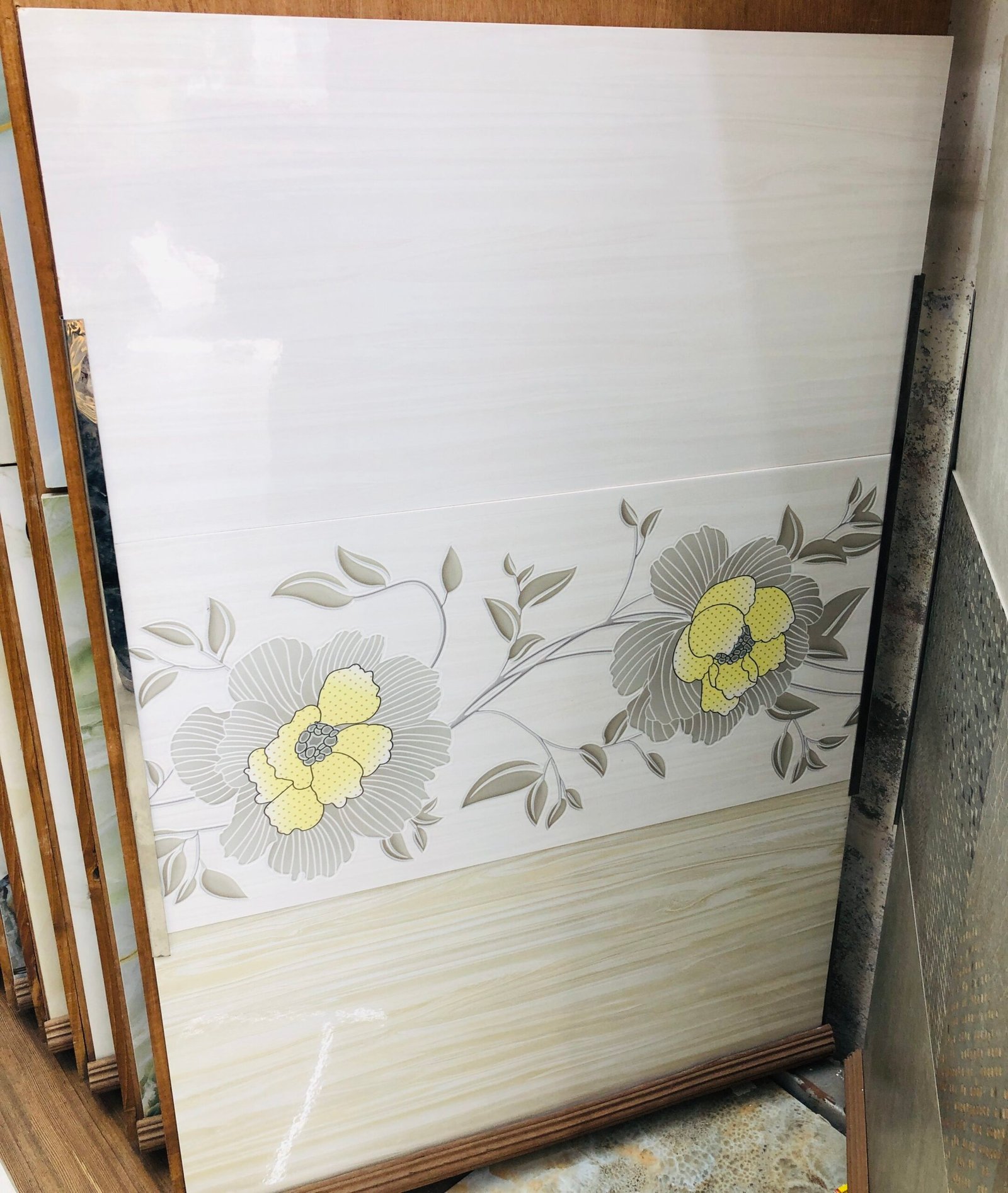 Mirror Polished Akij Wall Tiles - ConstructionMart