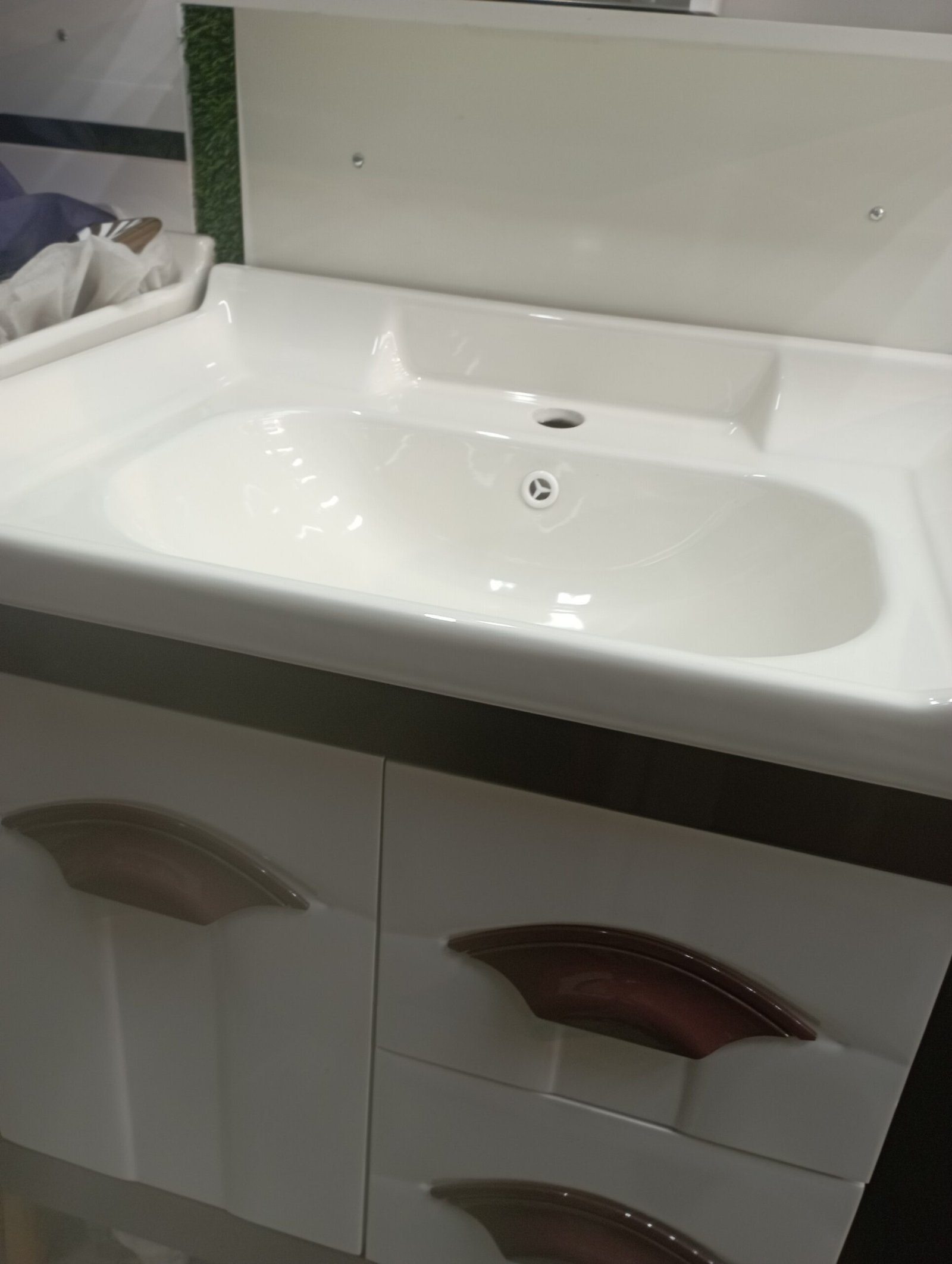 Lofan Box Basin - ConstructionMart